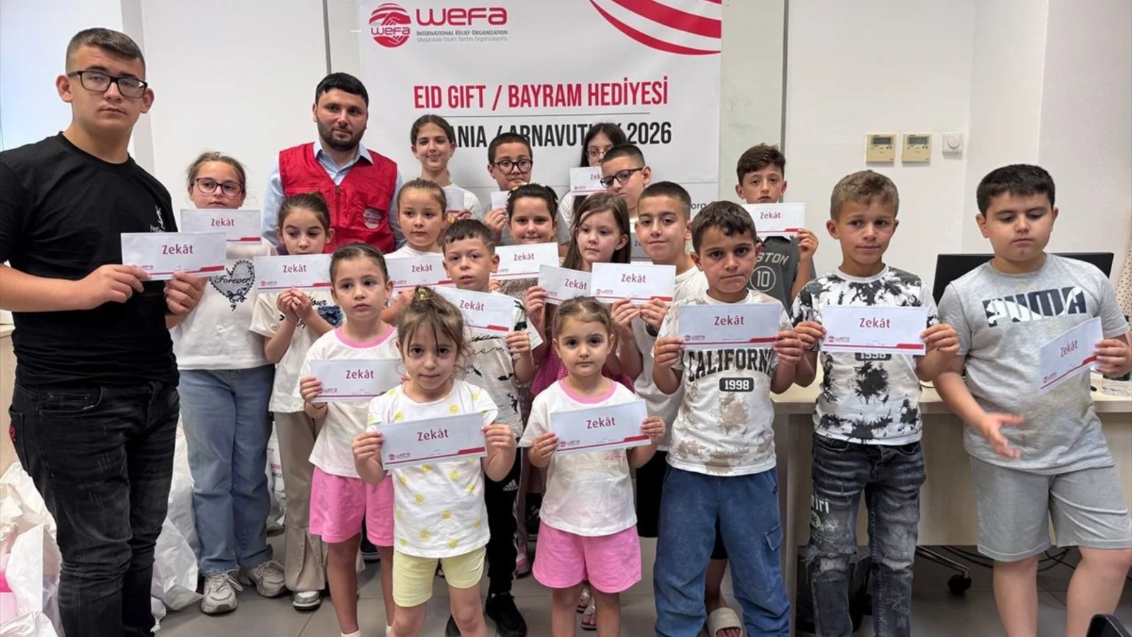 350 Yetim Çocuğa Yardım